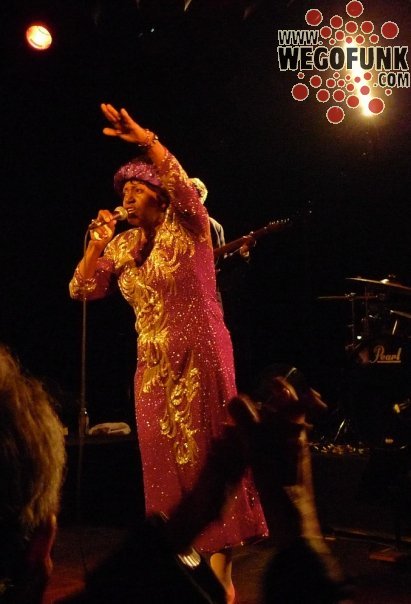 Naomi Shelton & The Gospel Queens à l'EMB Sannois le 4 décembre 2009.jpg Naomi Shelton & The Gospel Queens à l'EMB Sannois le 4 décembre 2009.jpg