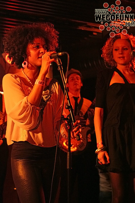 Gizelle Smith & The Mighty Mocambos live à La Bellevilloise (Paris) Gizelle Smith & The Mighty Mocambos live à La Bellevilloise (Paris)