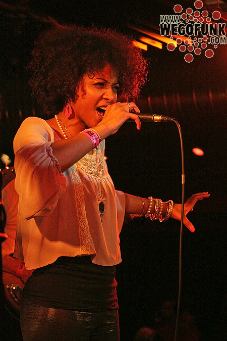 Gizelle Smith & The Mighty Mocambos live à La Bellevilloise (Paris) Gizelle Smith & The Mighty Mocambos live à La Bellevilloise (Paris)