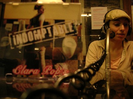 Jeudi 30/03/06 Clara Pop's & DJ Hyro Jeudi 30/03/06 Clara Pop's & DJ Hyro