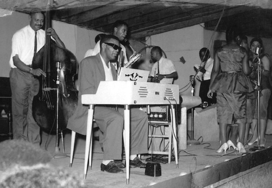 David Newman au sax avec Ray Charles David Newman au sax avec Ray Charles
