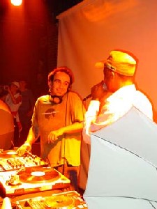 Dj Oil (Troublemakers) & Sidney Dj Oil (Troublemakers) & Sidney