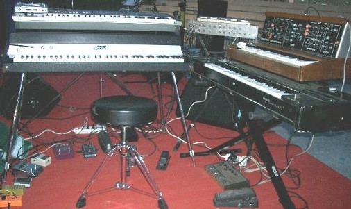 Fender Rhodes, Clavinet, Moog... Fender Rhodes, Clavinet, Moog...