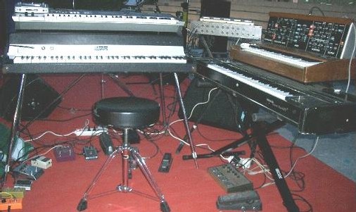 Fender Rhodes, Clavinet, Moog...