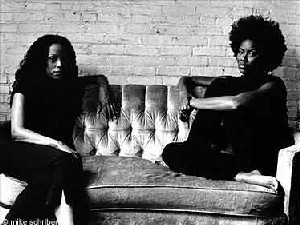 Jazzyfatnastees : Des femmes indépendantes. Jazzyfatnastees : Des femmes indépendantes.