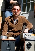 Adrian Quesada offre un album en téléchargement pour le lancement de son nouveau site Adrian Quesada offre un album en téléchargement pour le lancement de son nouveau site