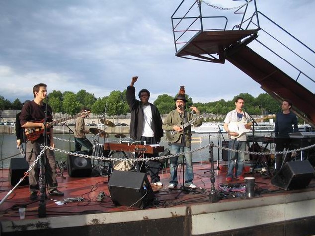 En concert avec Juan Rozoff au Batofar, le 20 juin 2004