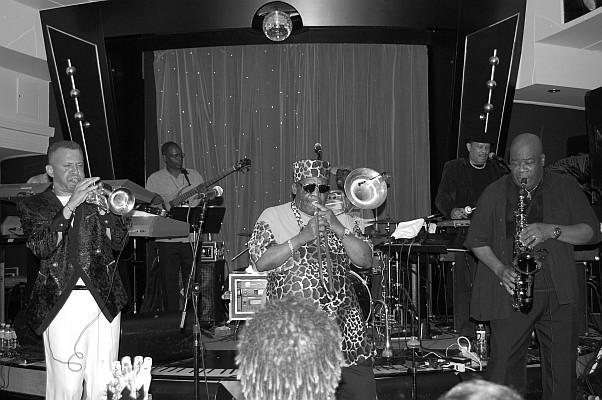 Tous droits réservés Tous droits réservés