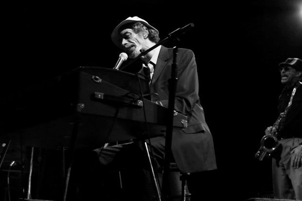 Des extraits d'un des derniers concerts de Gil Scott-Heron Des extraits d'un des derniers concerts de Gil Scott-Heron