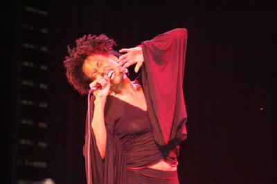 Flore sparfel - Festival Jazz Enghien les Bains (Juillet 2006) Flore sparfel - Festival Jazz Enghien les Bains (Juillet 2006)