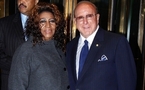 Aretha Frankin signe pour un nouvel album Aretha Frankin signe pour un nouvel album