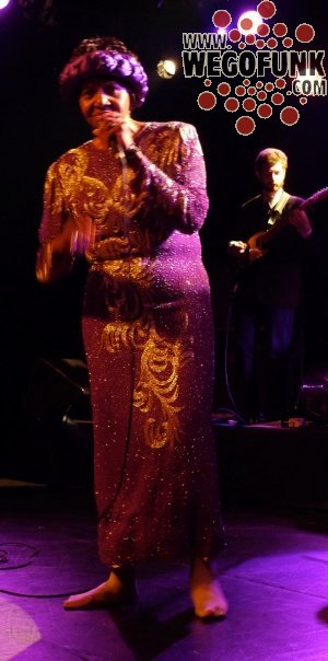 Naomi Shelton & The Gospel Queens à l'EMB Sannois le 4 décembre 2009.jpg Naomi Shelton & The Gospel Queens à l'EMB Sannois le 4 décembre 2009.jpg