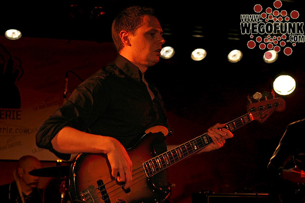 Richer Hindes on Bass - Speedometer Richer Hindes on Bass - Speedometer